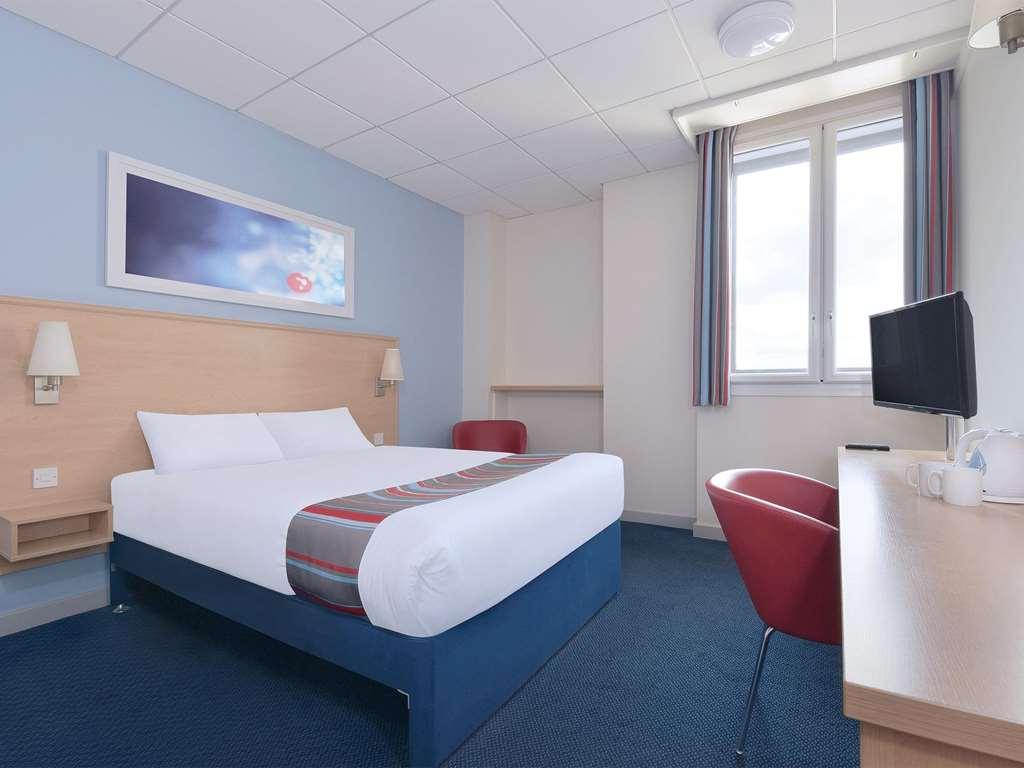 Travelodge Exeter M5 Room photo