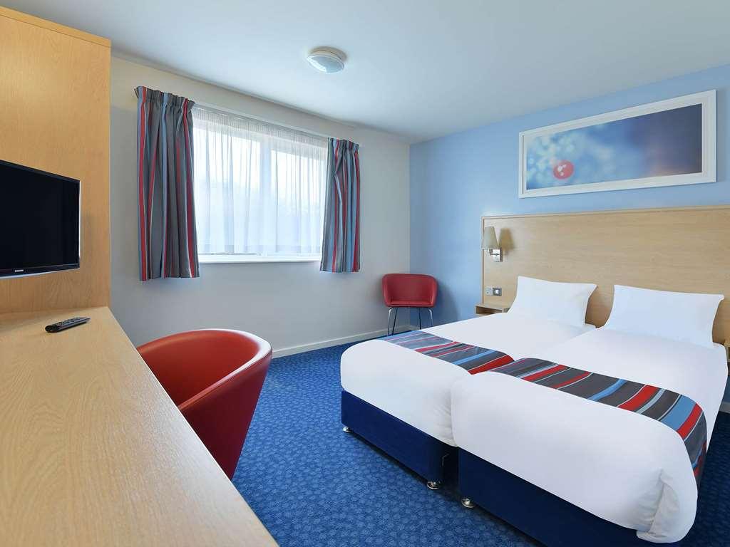 Travelodge Exeter M5 Room photo