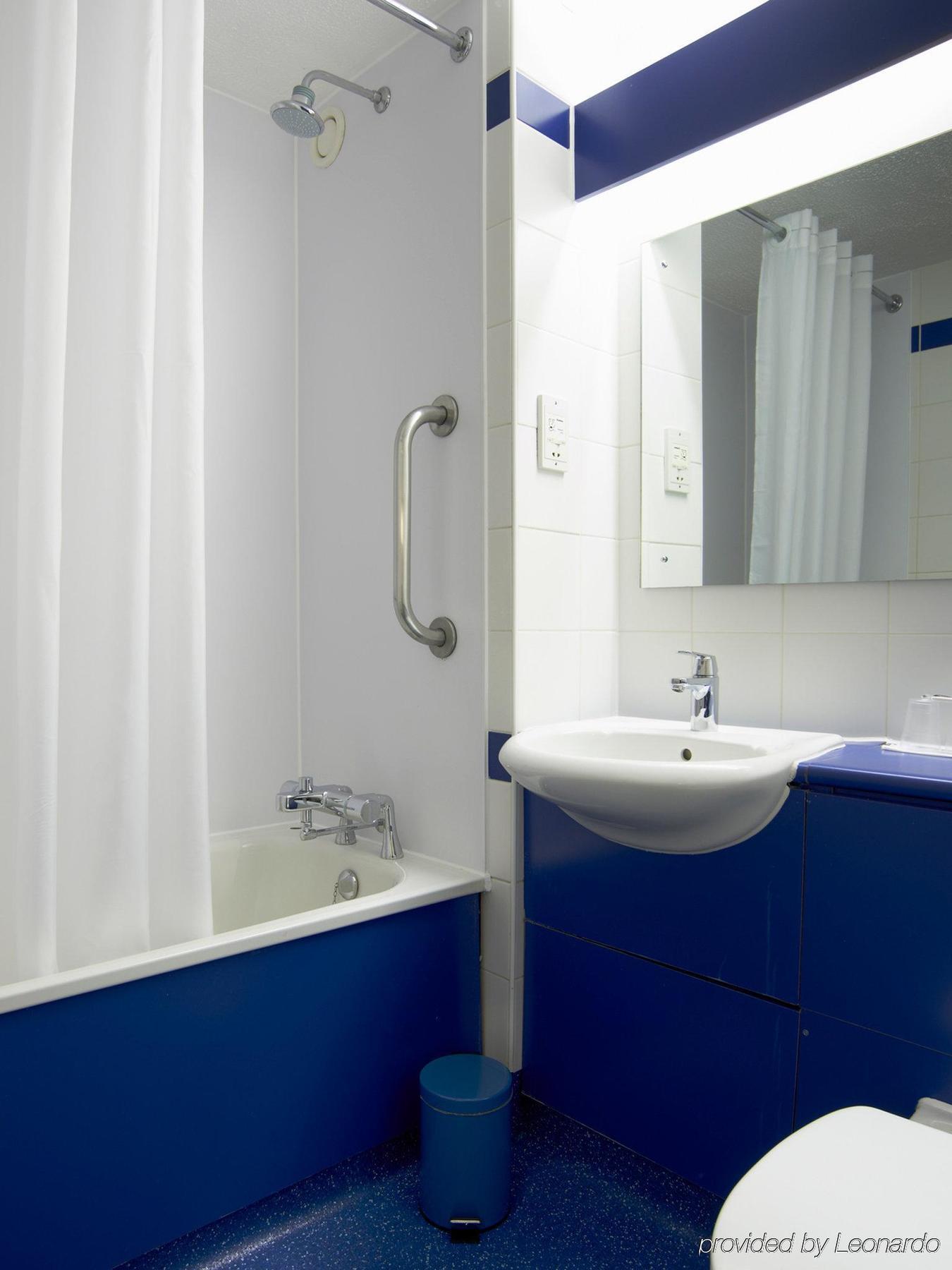 Travelodge Exeter M5 Exterior photo