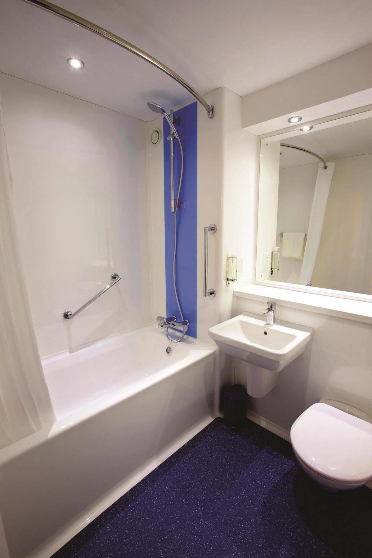 Travelodge Exeter M5 Exterior photo