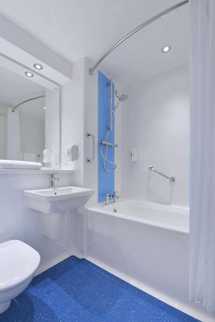 Travelodge Exeter M5 Room photo